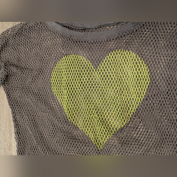 Grey mesh shirt w/💚 - Picture 2 of 5